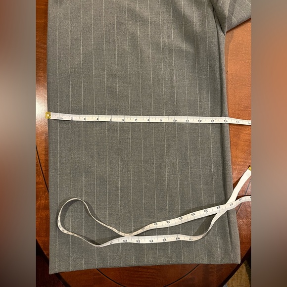 Wide leg pants. Elastic waistband. 2 pockets. Belted. Grey w/ white stripes. M - Picture 11 of 12
